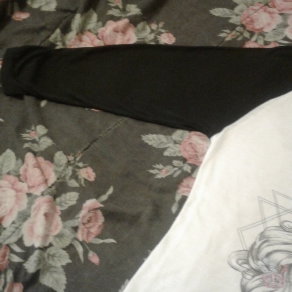 Girls Disney shirt - Picture 4 of 6